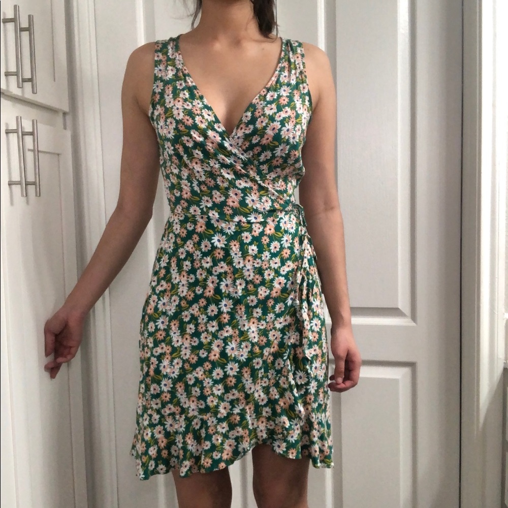 Green + white flower pattern dress